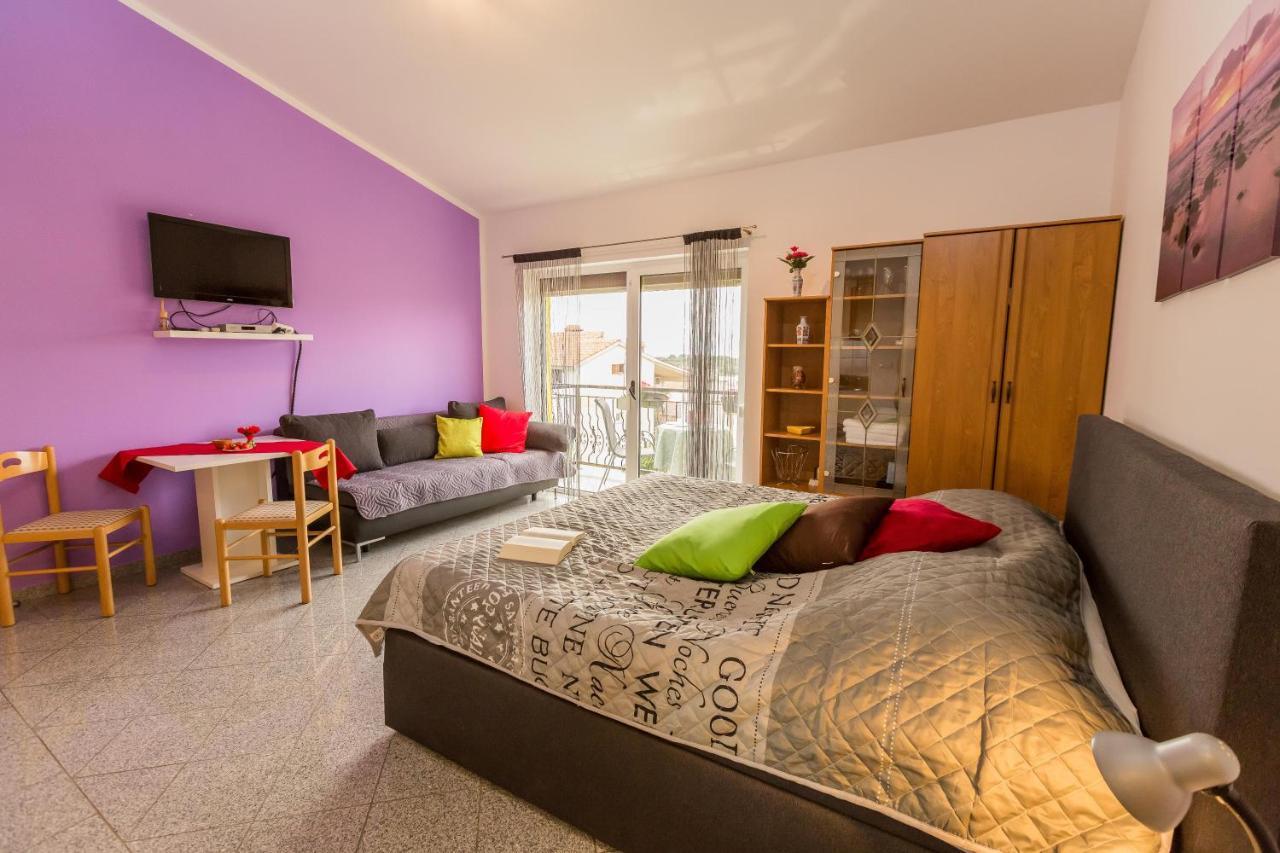 Apartment Mery Pula